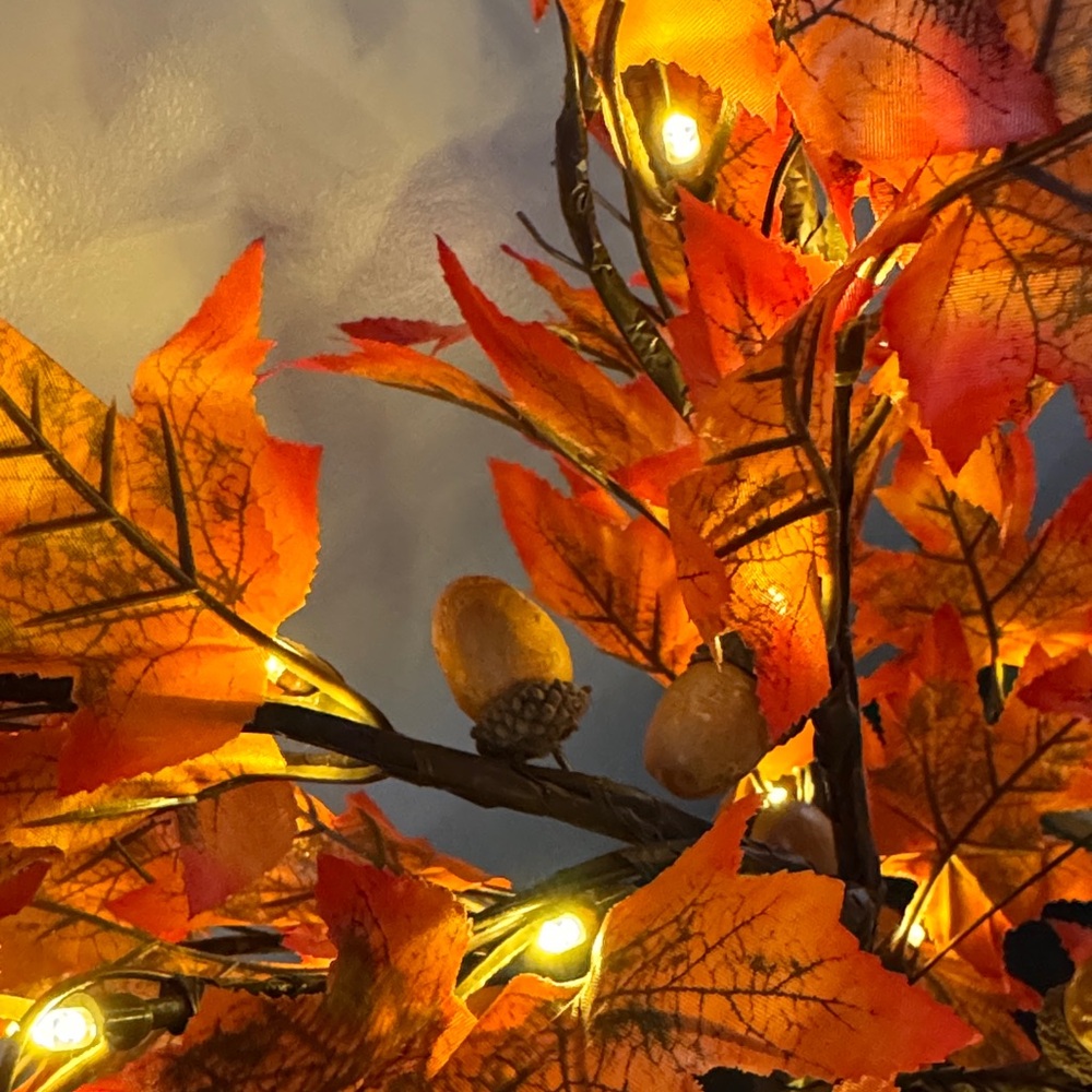 Autumn Leaf Table Lamp - Picture 2 of 2